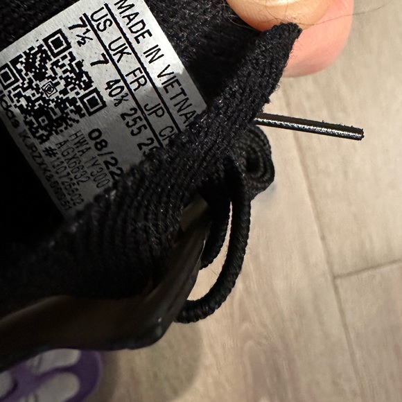 Adidas - Picture 3 of 5